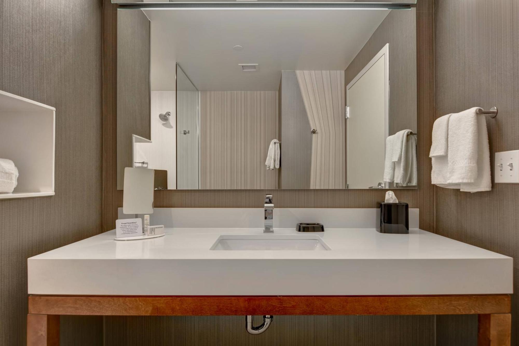 Courtyard By Marriott Bentonville Rogers Promenade Экстерьер фото
